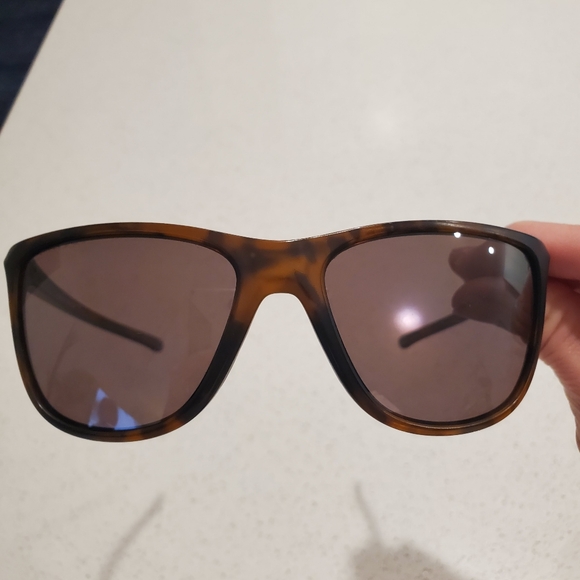 Oakley reverie sunglasses - Picture 9 of 9